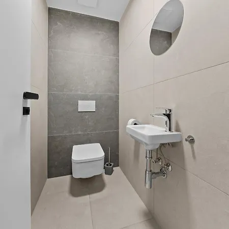 Daire River View - Parking & Access