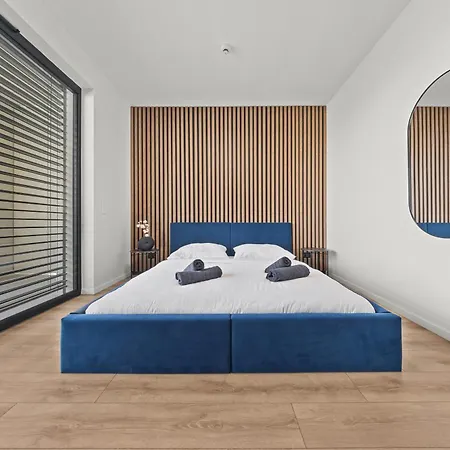 River View - Parking & Access Apartment *