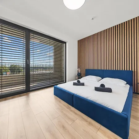 Apartman River View - Parking & Access