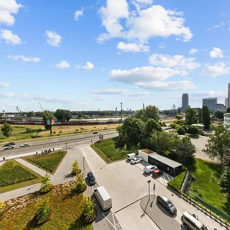 River View - Parking & Access ברטיסלאבה